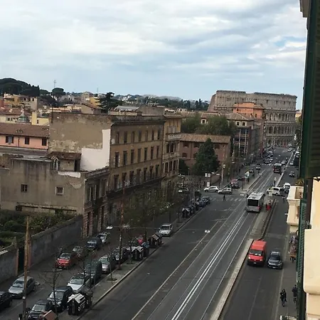 לינה וארוחת בוקר La Finestra Sul Colosseo 1 רומא